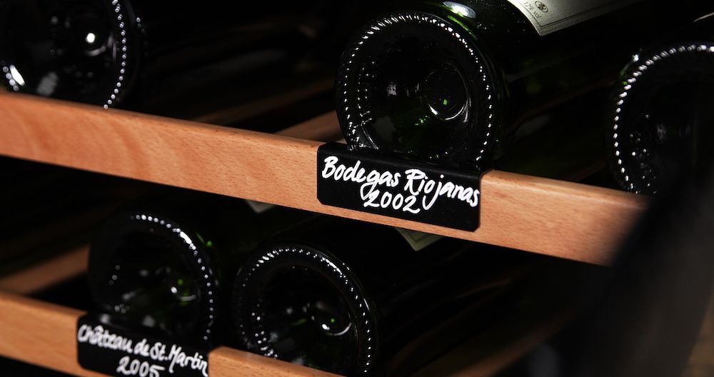 mQuvee Ugradbeni hladnjak za vino WSTO8177B-15