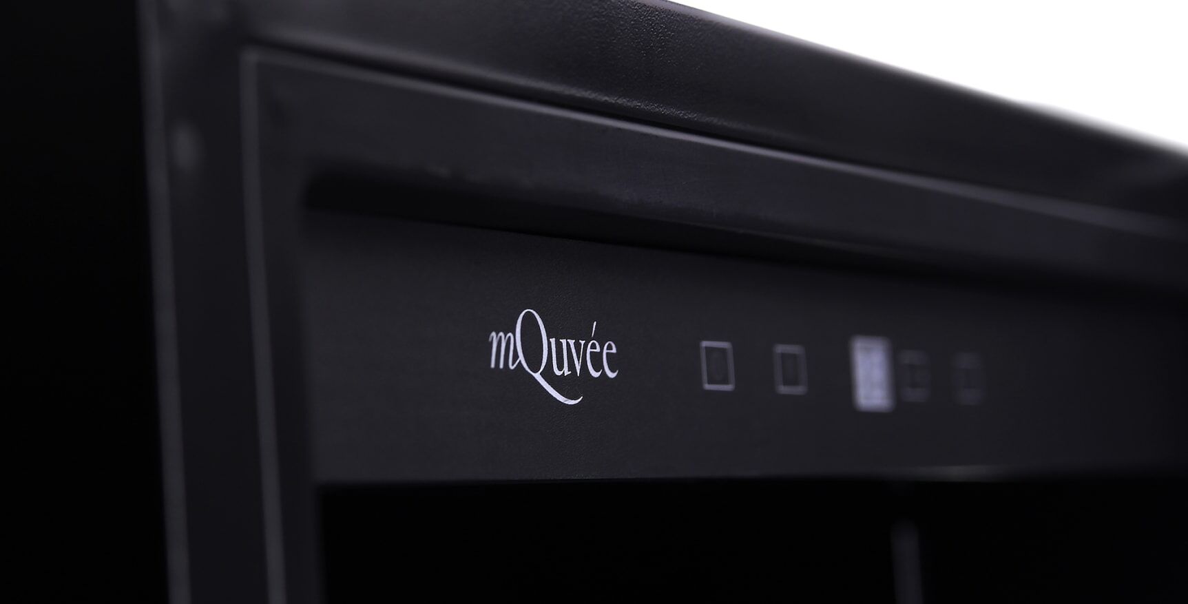 mQuvee Ugradbeni hladnjak za vino WSTO8177B-15