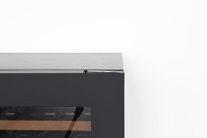 mQuvee Ugradbeni hladnjak za vino WCD187SH